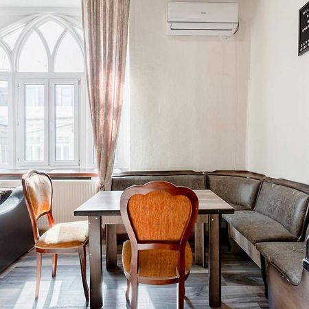 Central Location King Size Bed Tbilisi Eksteriør bilde