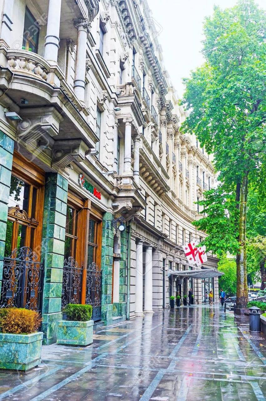Central Location King Size Bed Tbilisi Eksteriør bilde
